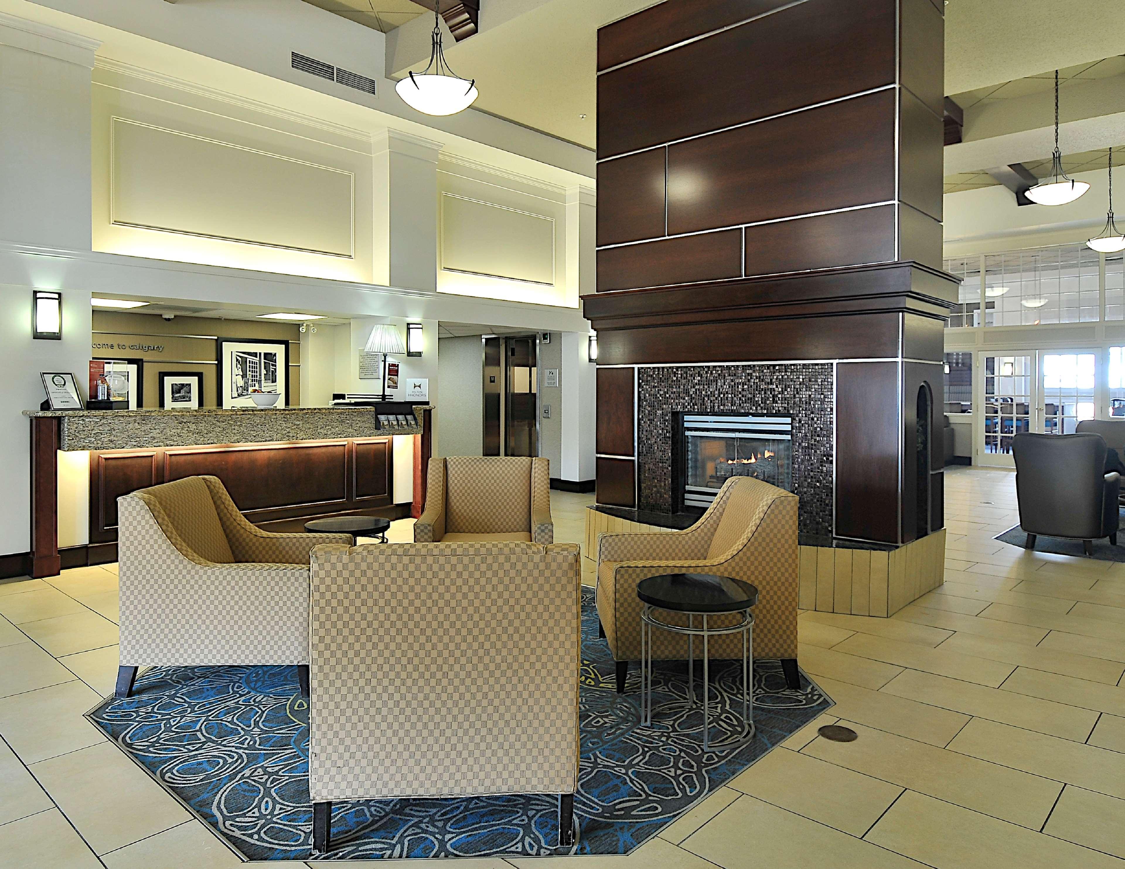 Hampton Inn & Suites By Hilton Calgary-Airport Exterior foto