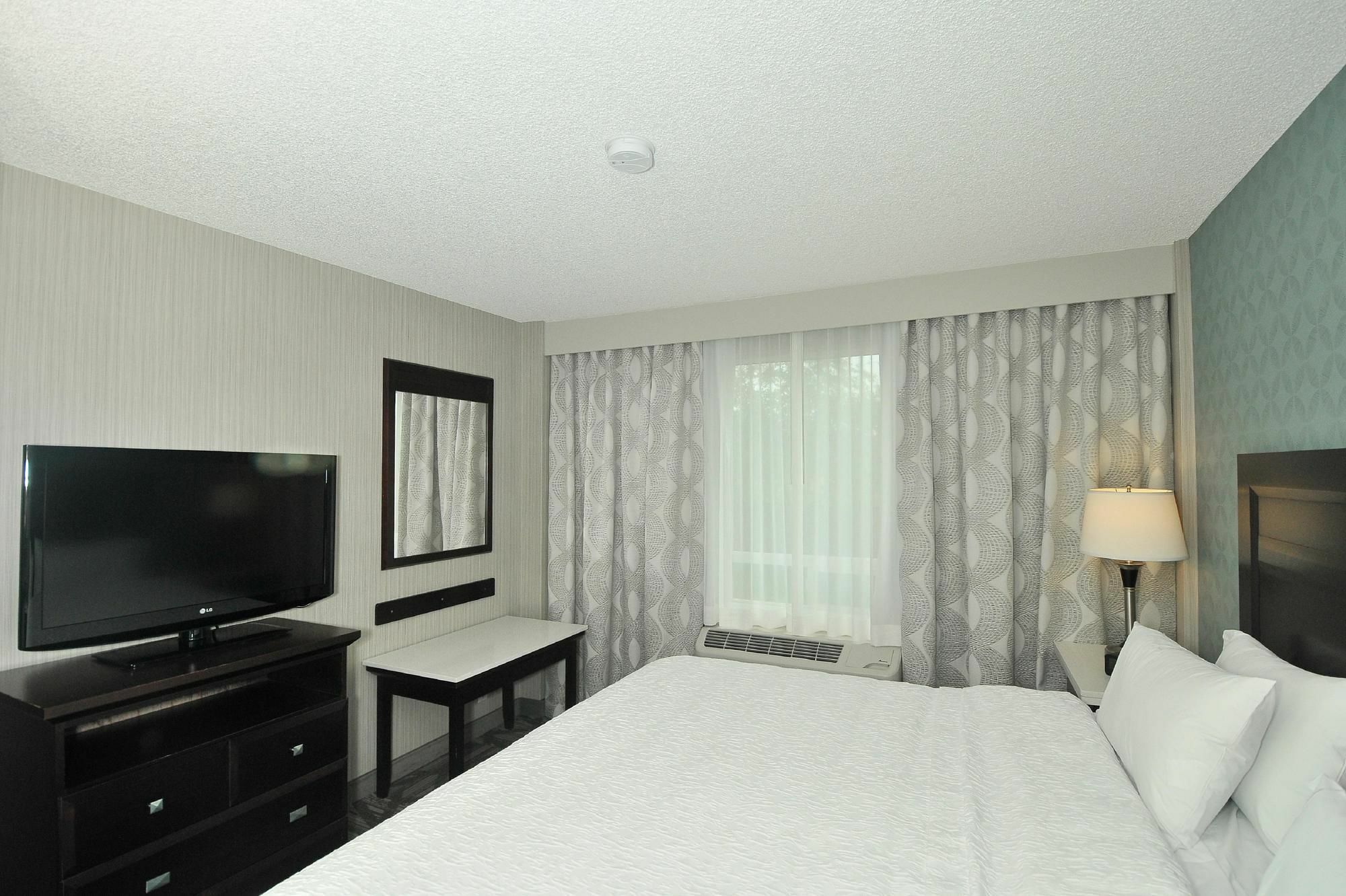 Hampton Inn & Suites By Hilton Calgary-Airport Exterior foto