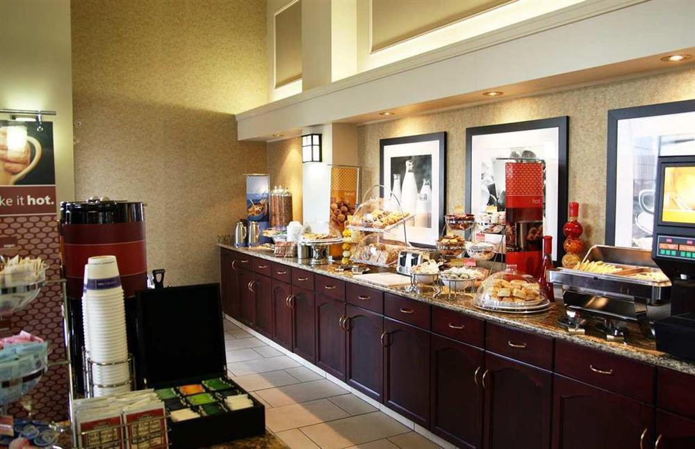 Hampton Inn & Suites By Hilton Calgary-Airport Restaurant foto